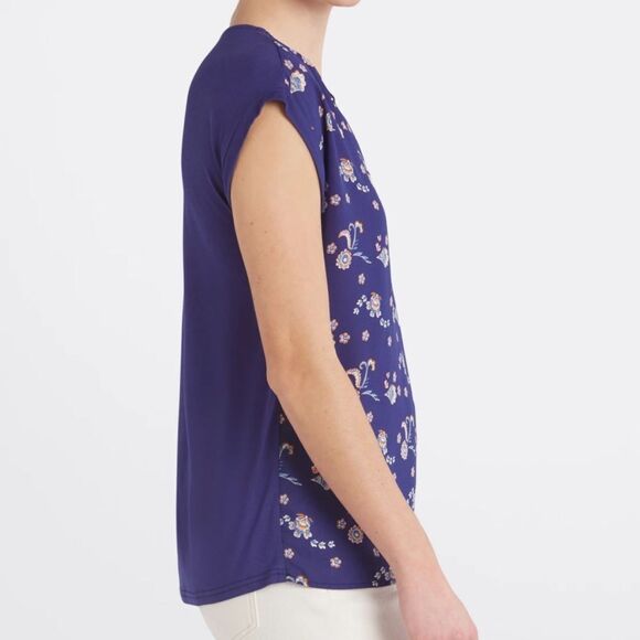 PAPERMOON
Reece Mixed Material Key Hole Top Navy 1X Stitch Fix - Picture 3 of 9